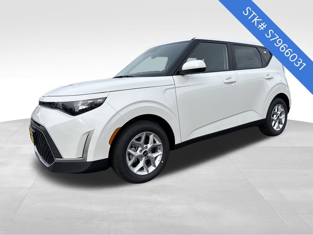 2025 Kia Soul LX photo 2