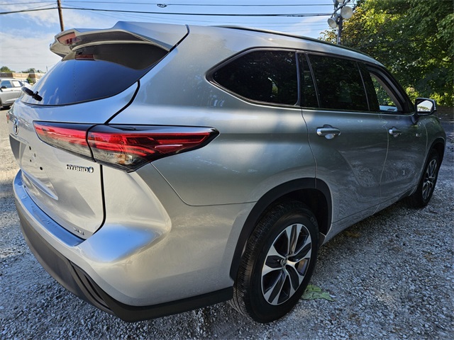 2021 Toyota Highlander Hybrid XLE photo 6