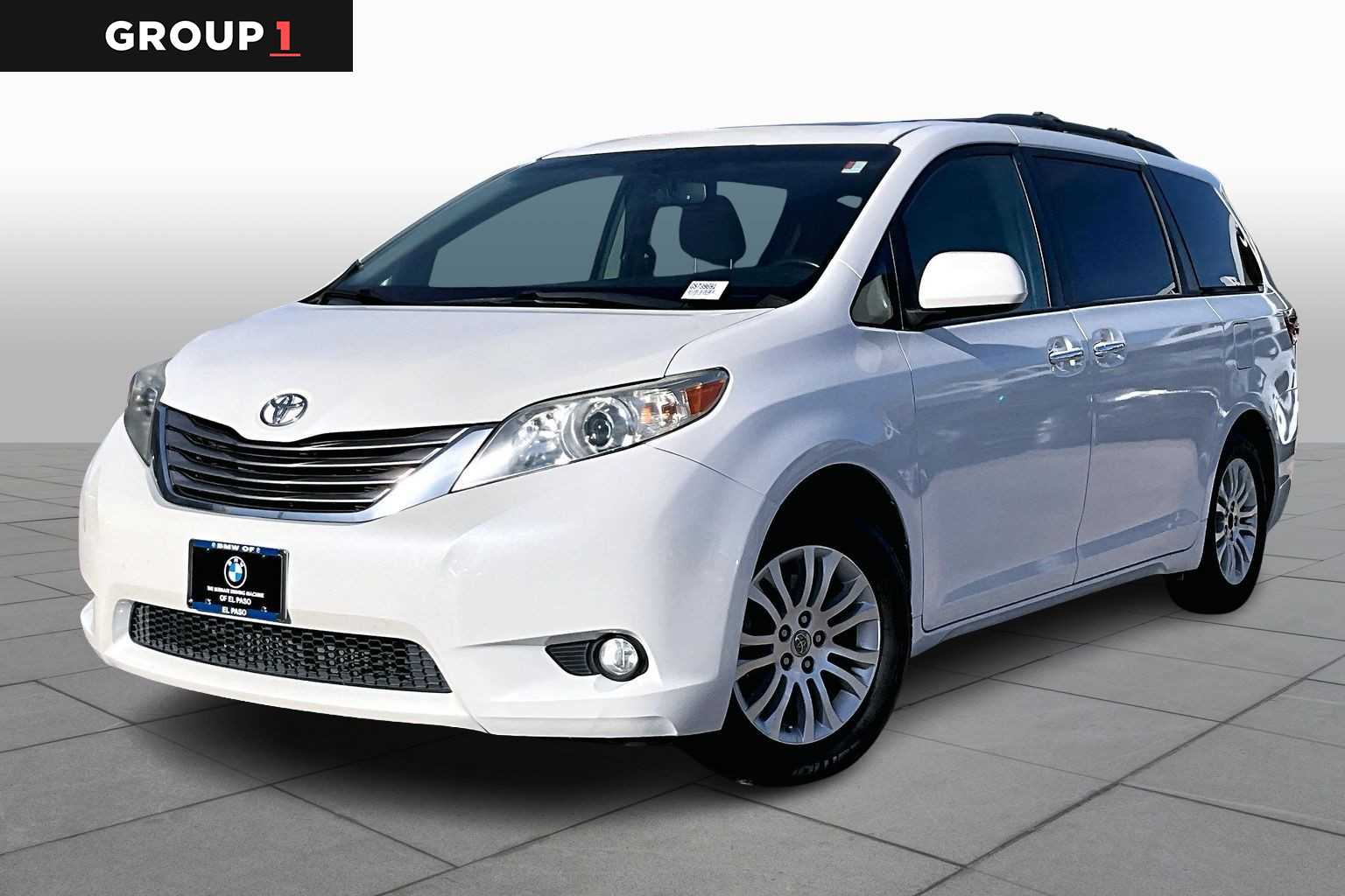 2016 Toyota Sienna XLE Premium's photo
