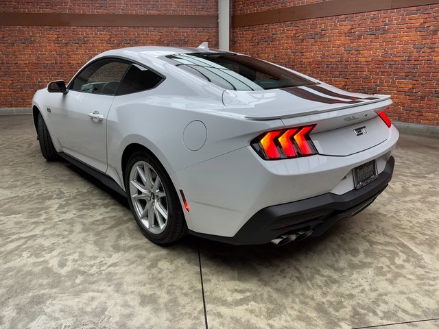 2025 Ford Mustang GT Premium photo 3