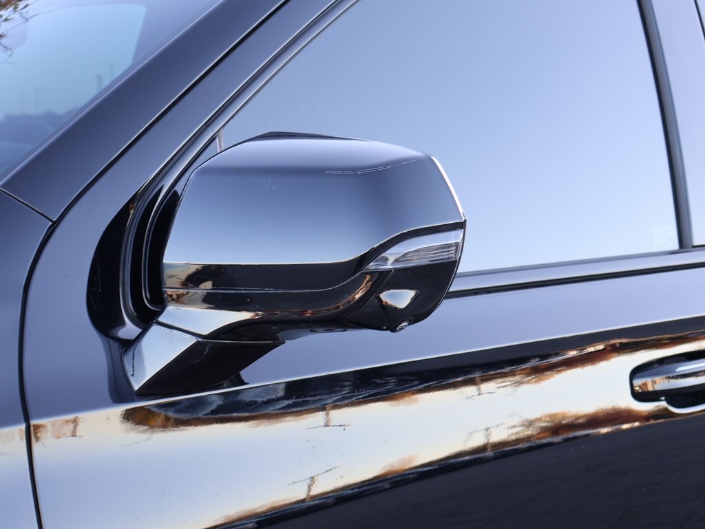 2023 Cadillac Escalade V-Series photo 4