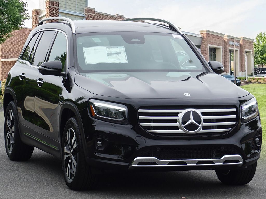 2025 Mercedes Benz GLB 250 photo 2