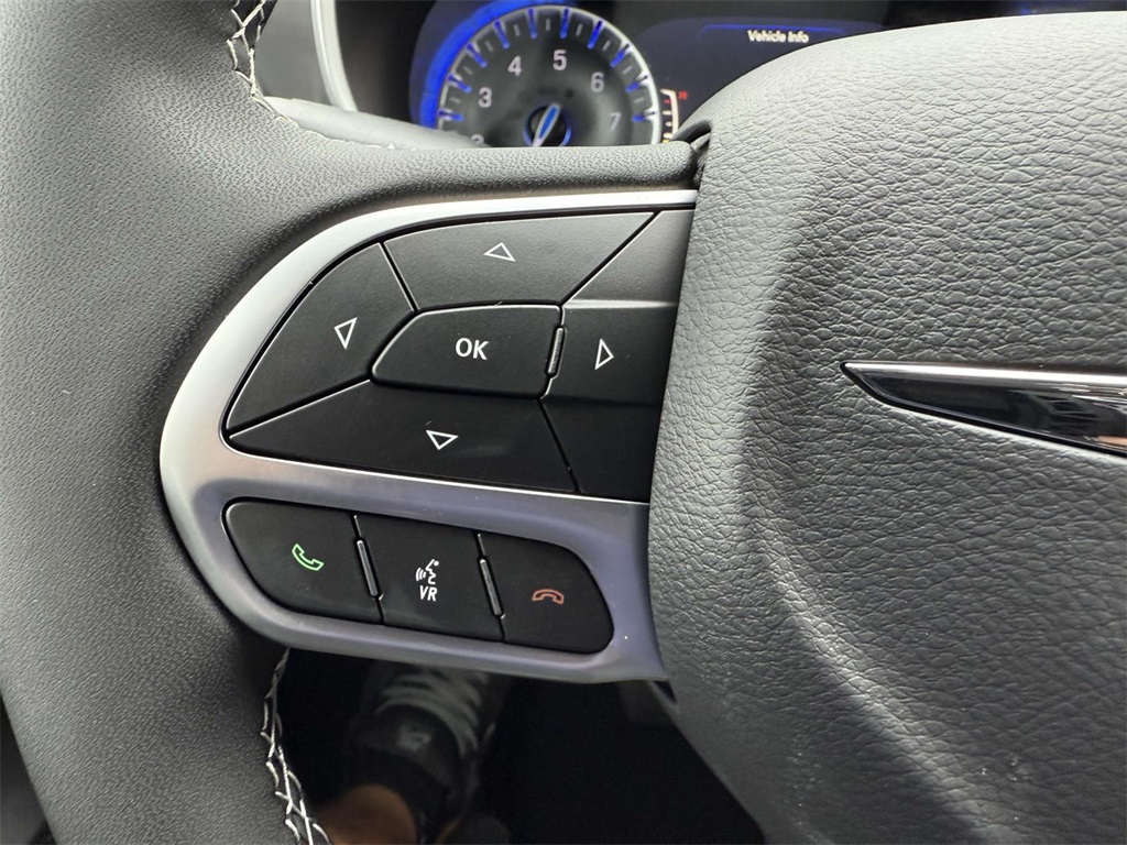 2025 Chrysler Pacifica photo 27