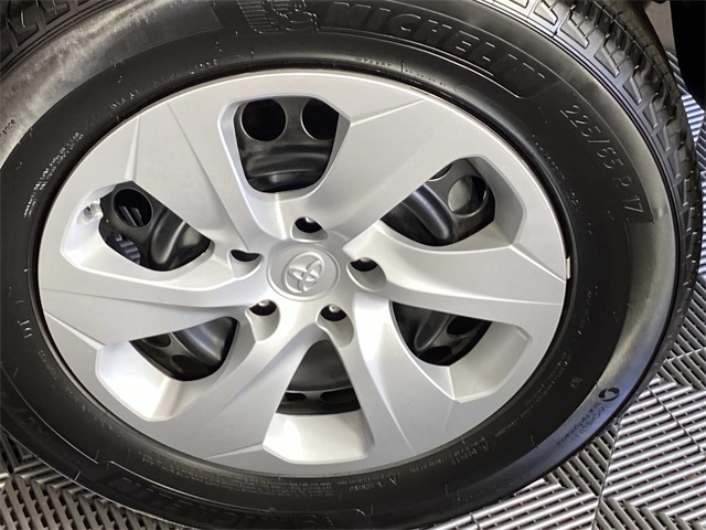 2024 Toyota RAV4 LE photo 23