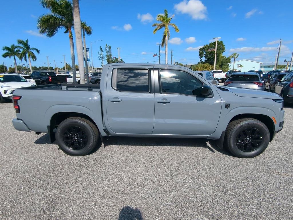 2026 Nissan Frontier Crew Cab SV photo 4