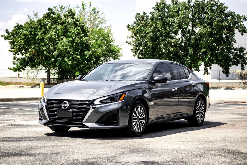 2025 Nissan Altima 2.5 SV photo 9