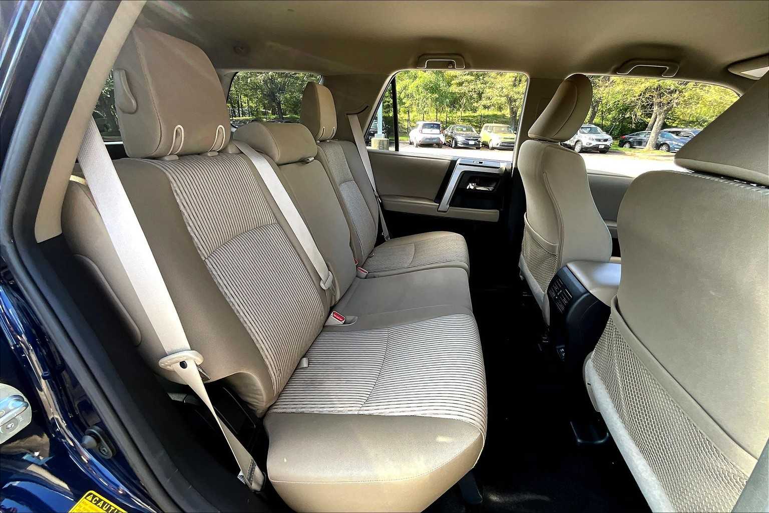 2021 Toyota 4Runner SR5 4WD photo 16