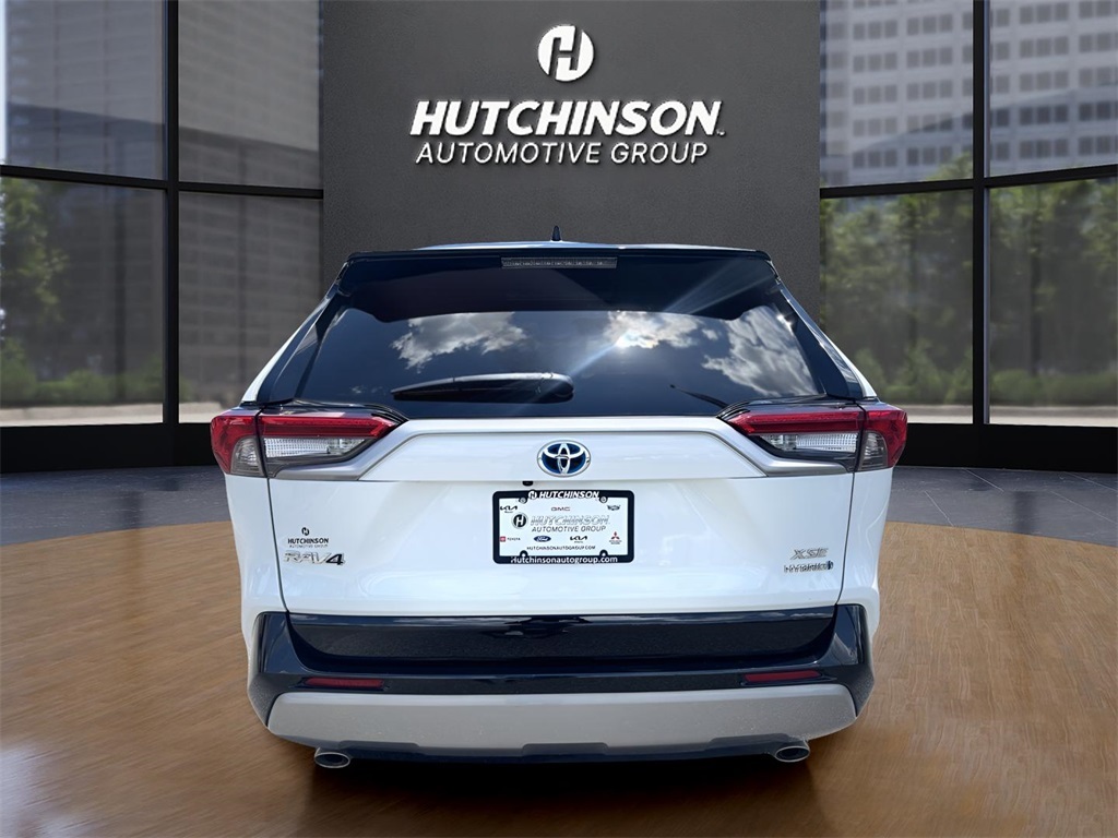 2022 Toyota RAV4 Hybrid XSE photo 5