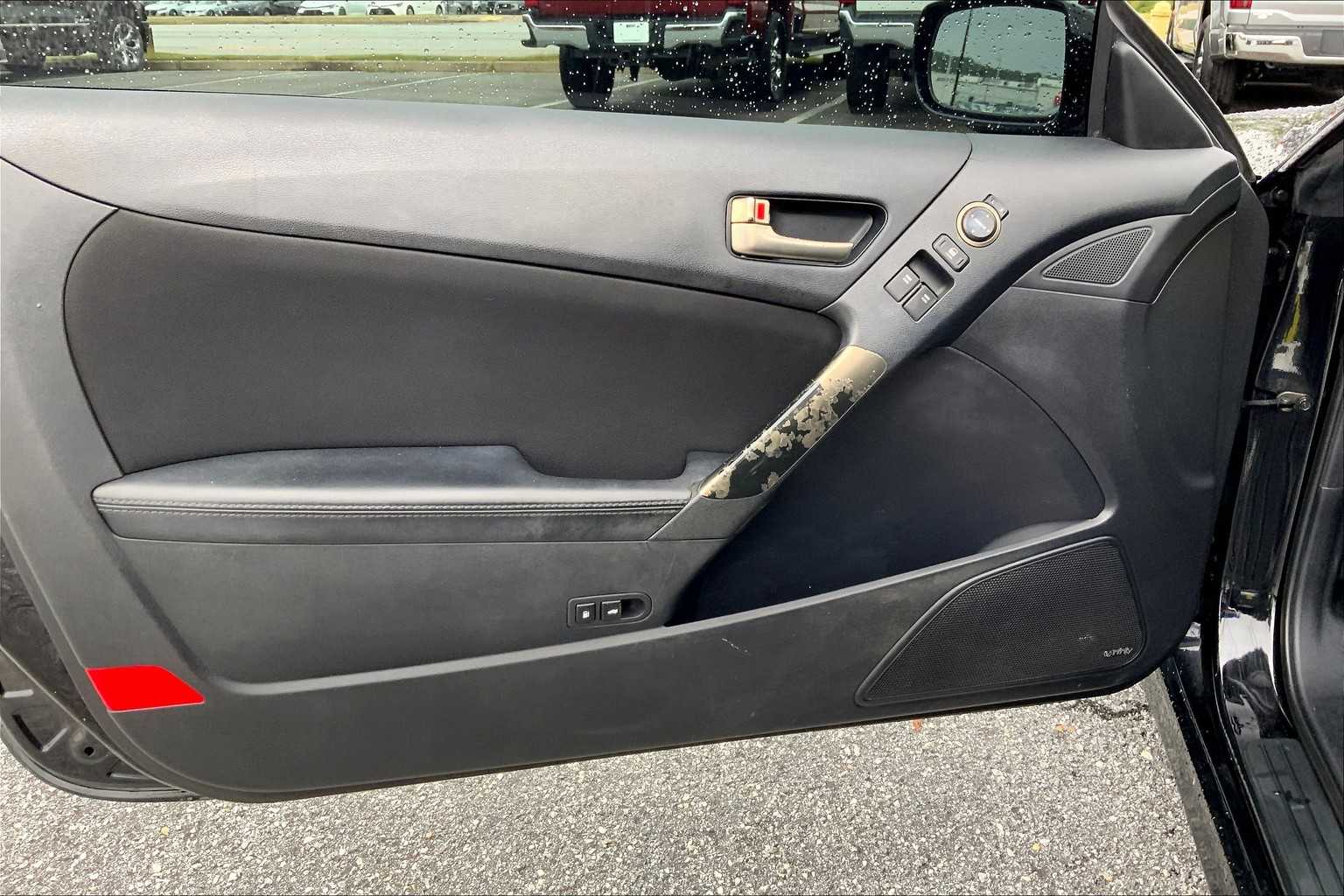 2014 Hyundai Genesis 3.8 photo 20