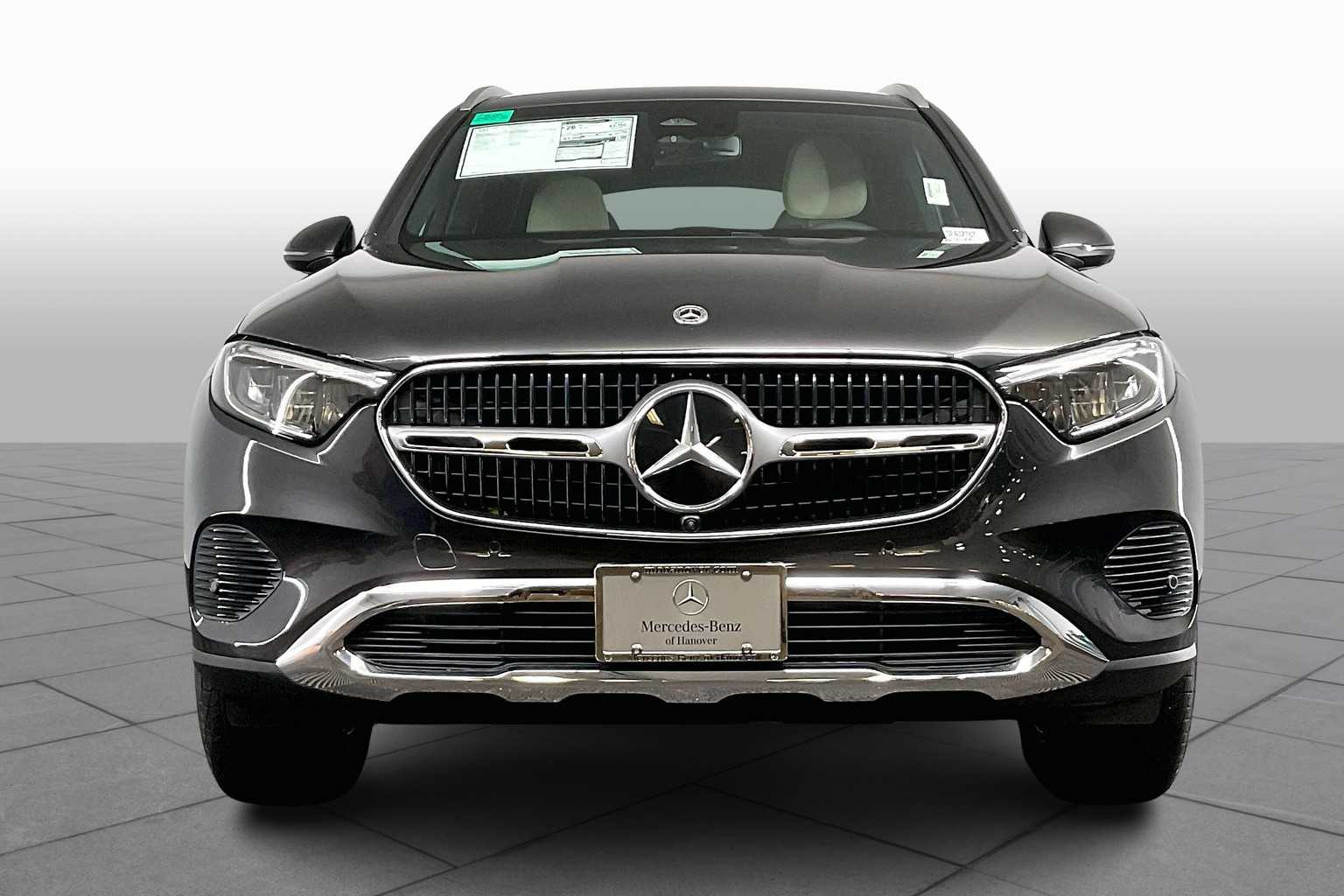2025 Mercedes Benz GLC 300 4MATIC photo 3