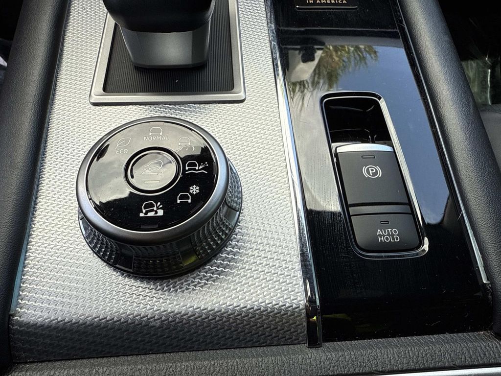 2023 Mitsubishi Outlander SEL 40th Anniversary Edition GT photo 27