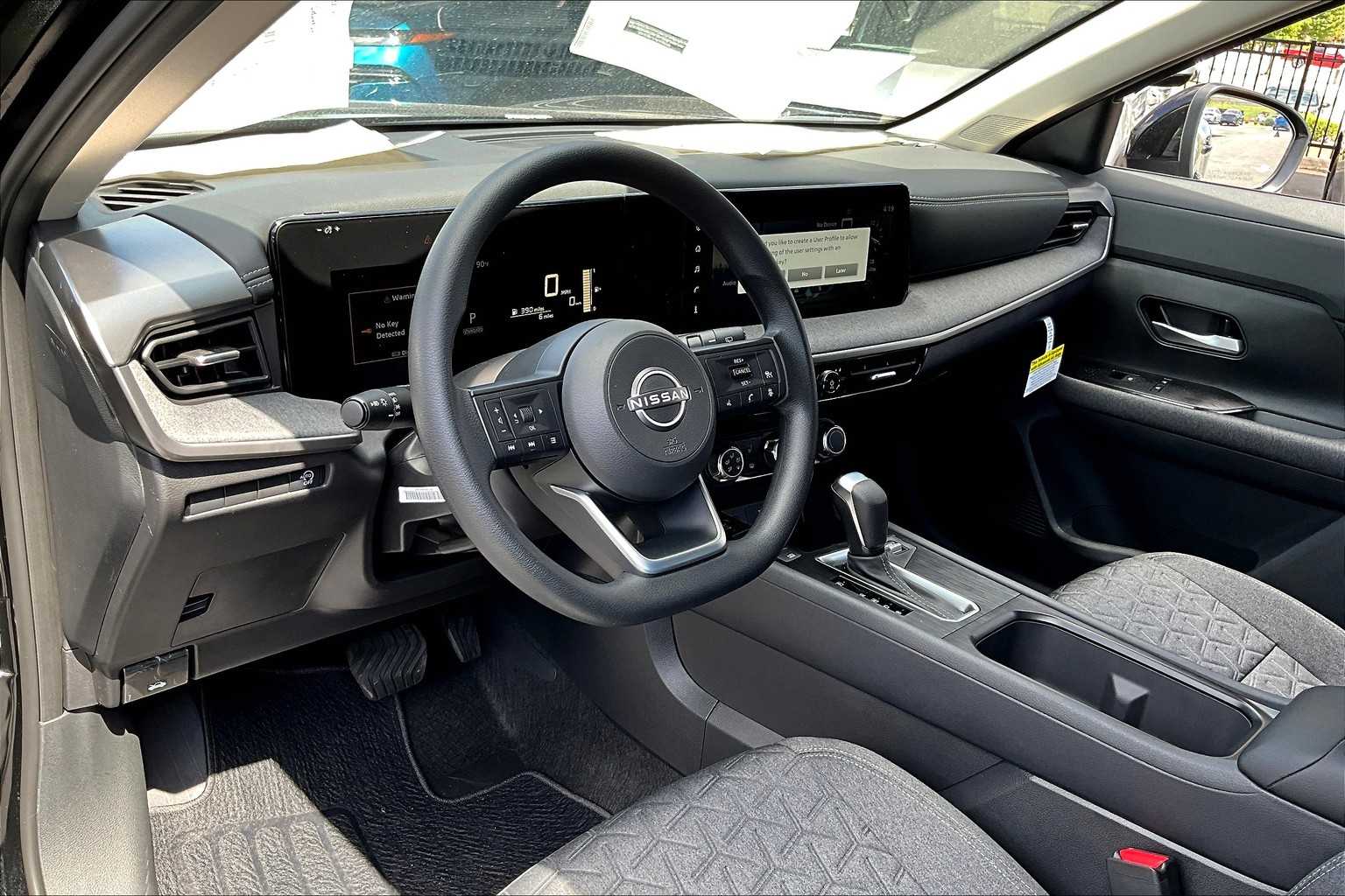 2025 Nissan Kicks SV photo 8