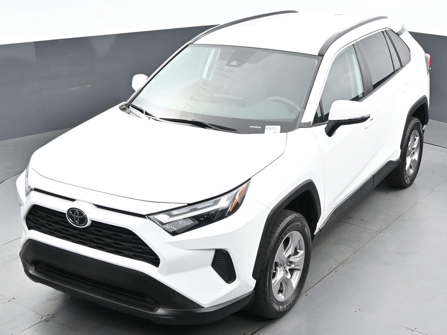 2023 Toyota RAV4 XLE photo 33