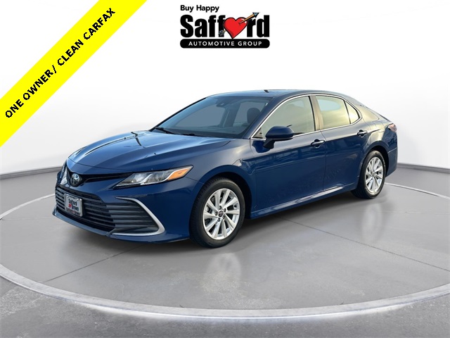 2023 Toyota Camry LE's photo