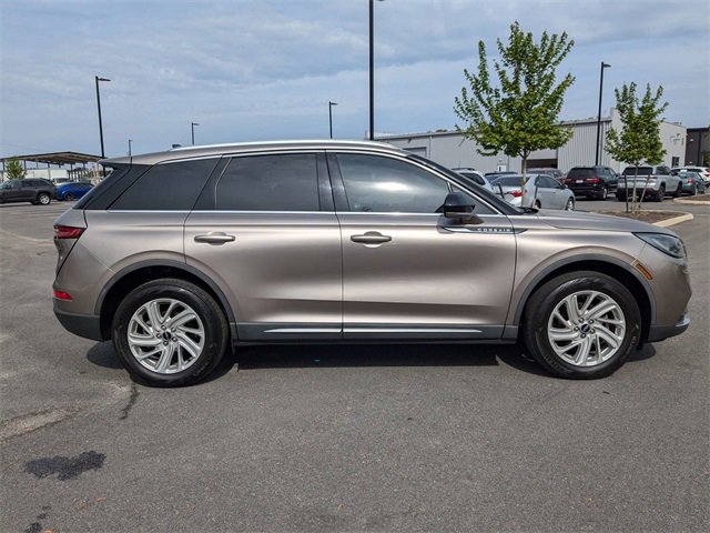 2020 Lincoln Corsair Standard photo 2