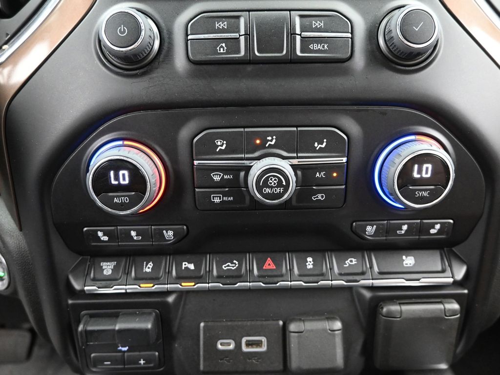 2022 Chevrolet Silverado 3500HD High Country photo 13