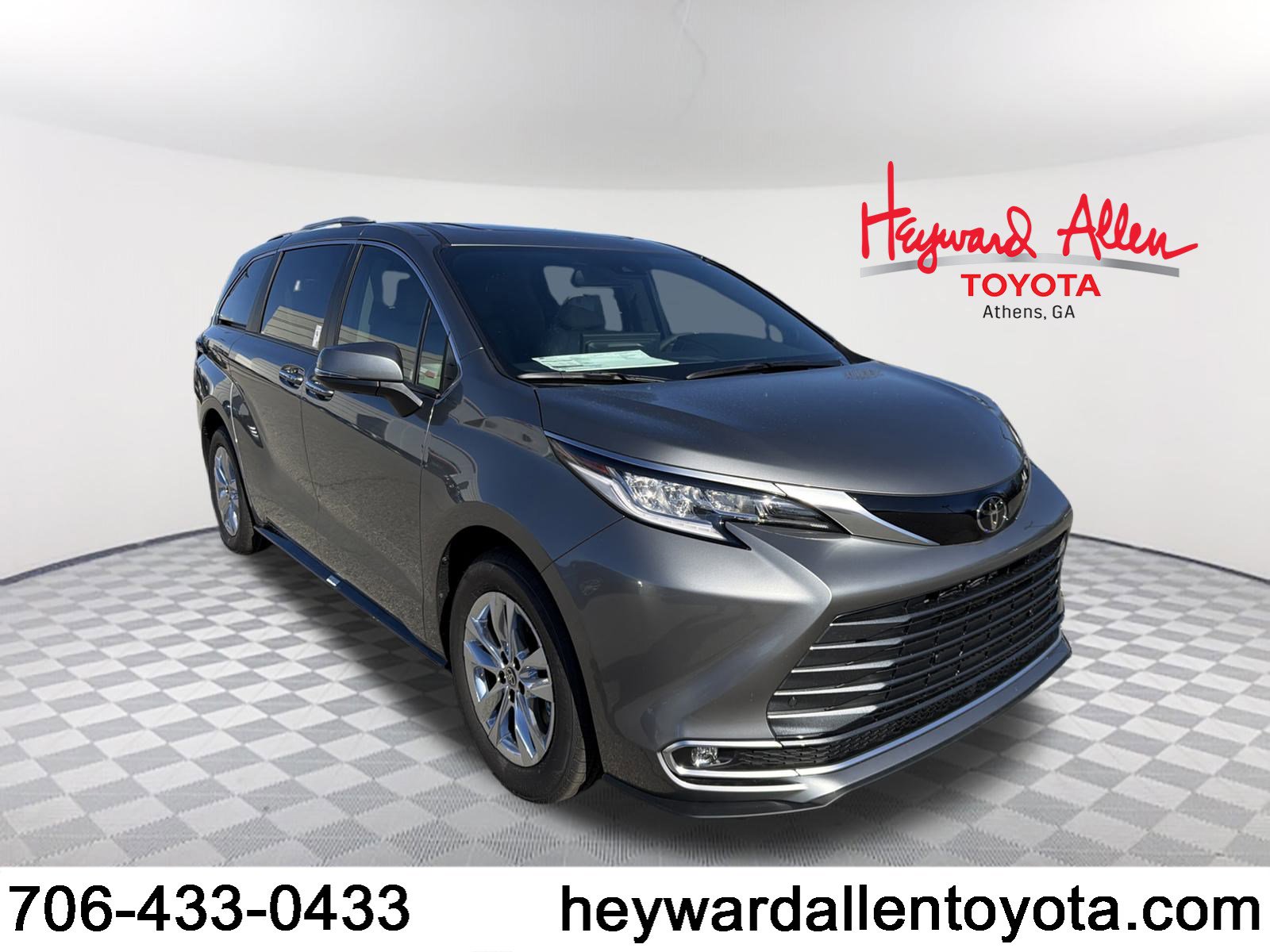 2026 Toyota Sienna Limited's photo