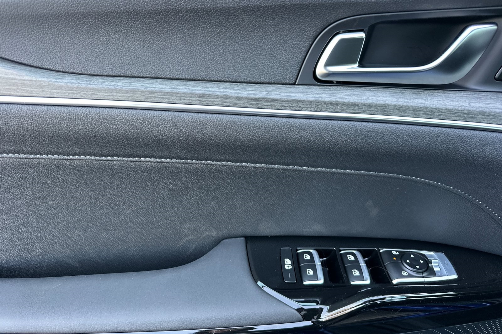 2025 Kia K5 EX photo 7