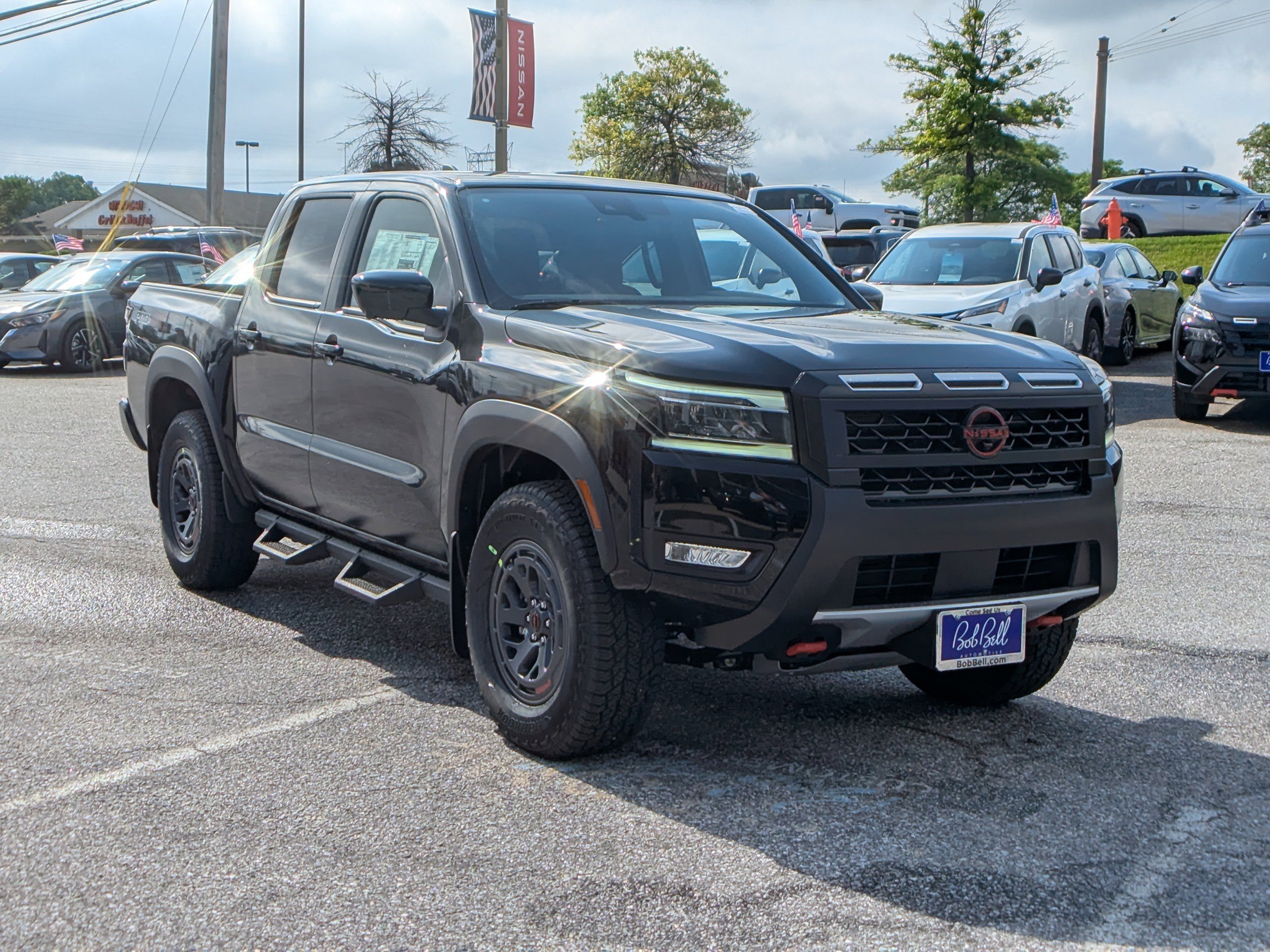 2025 Nissan Frontier PRO-4X photo 2