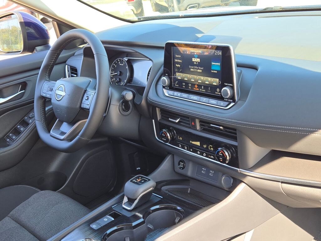 2026 Nissan Rogue SV photo 5