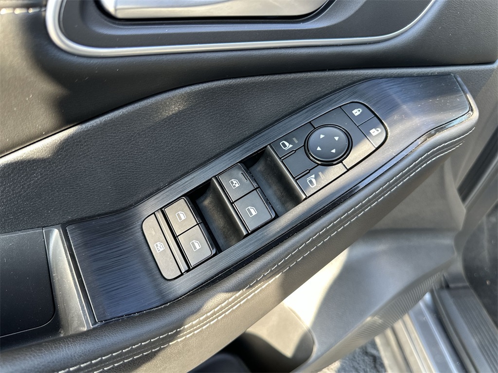 2021 Nissan Rogue SV photo 13