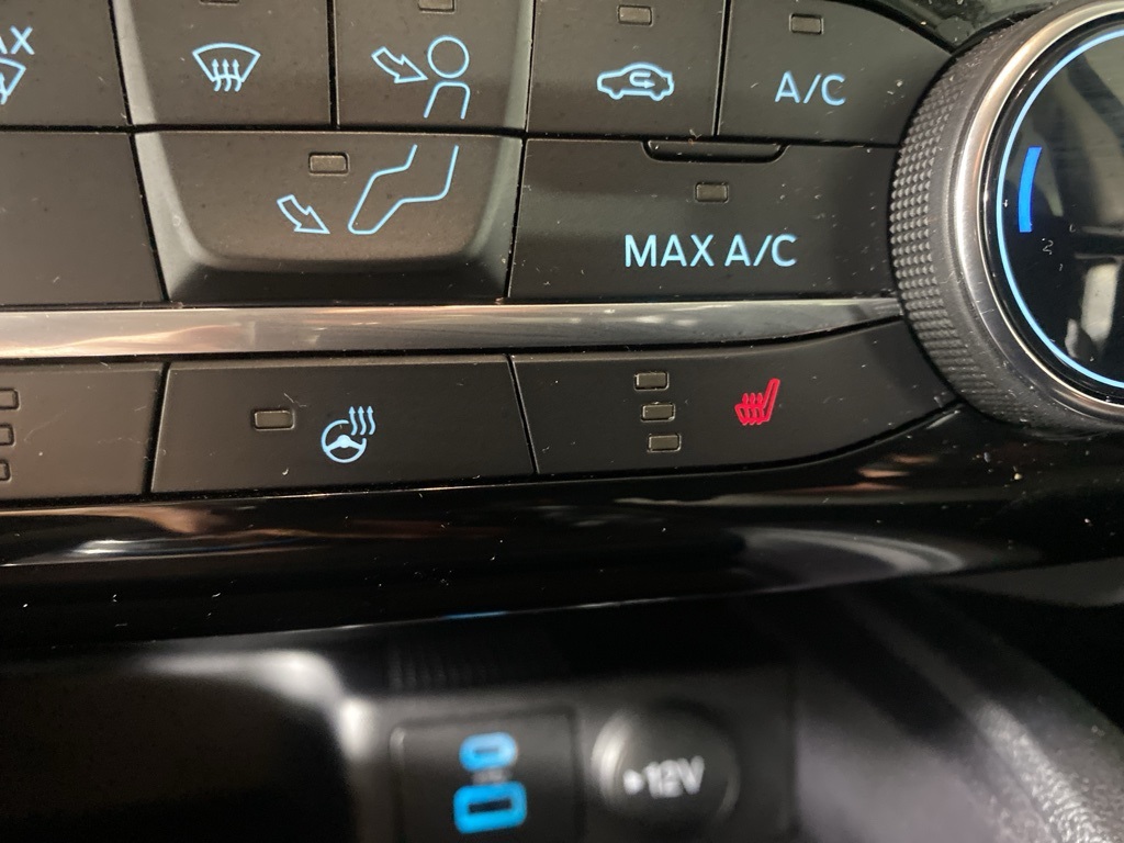 2022 Ford Escape SE photo 3