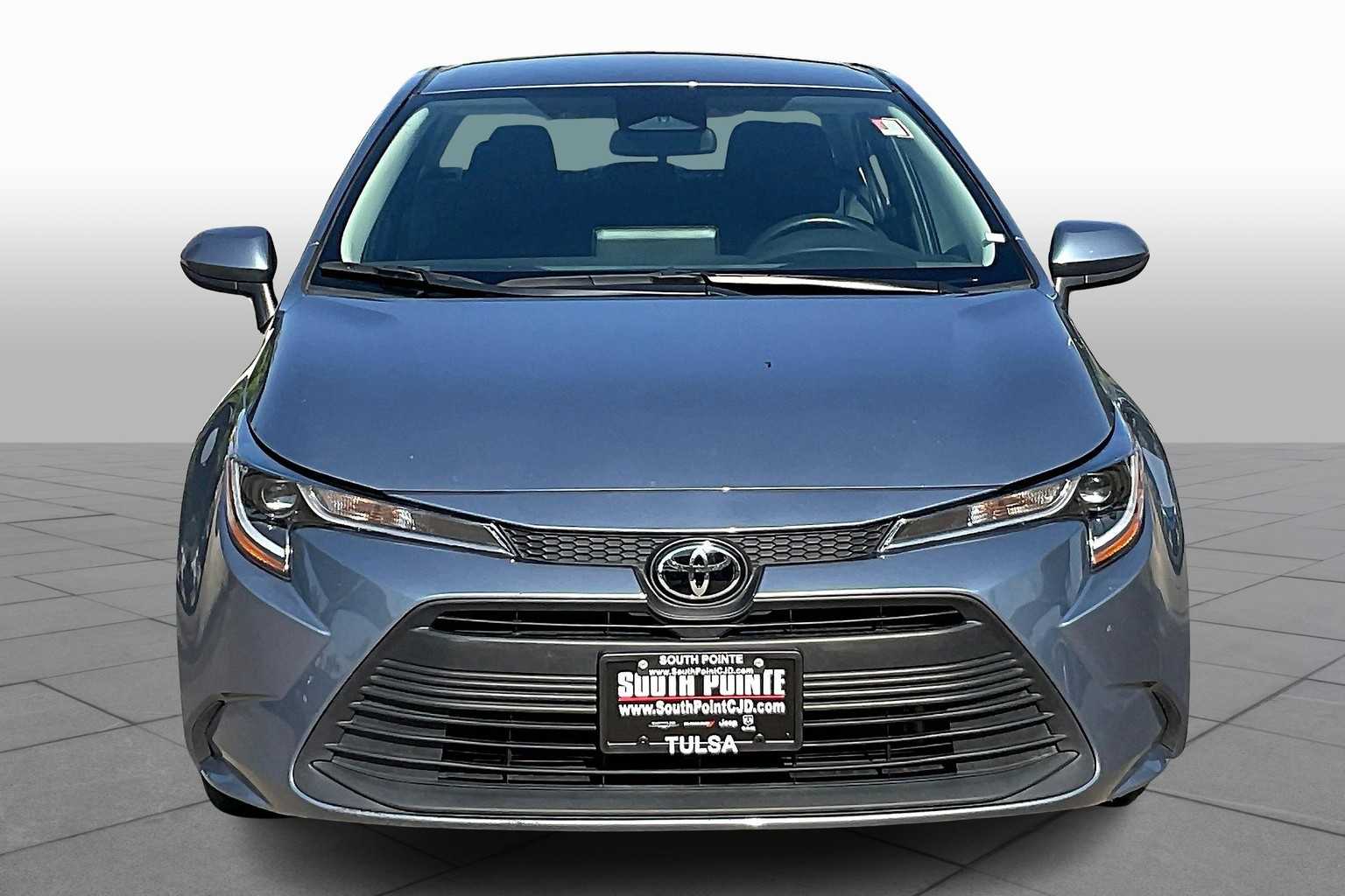 2024 Toyota Corolla LE photo 3