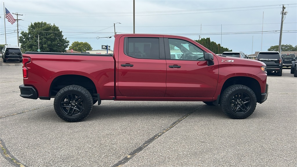 2019 Chevrolet Silverado 1500 Custom Trail Boss photo 2