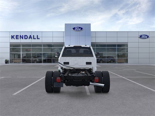 2025 Ford F-550 photo 4