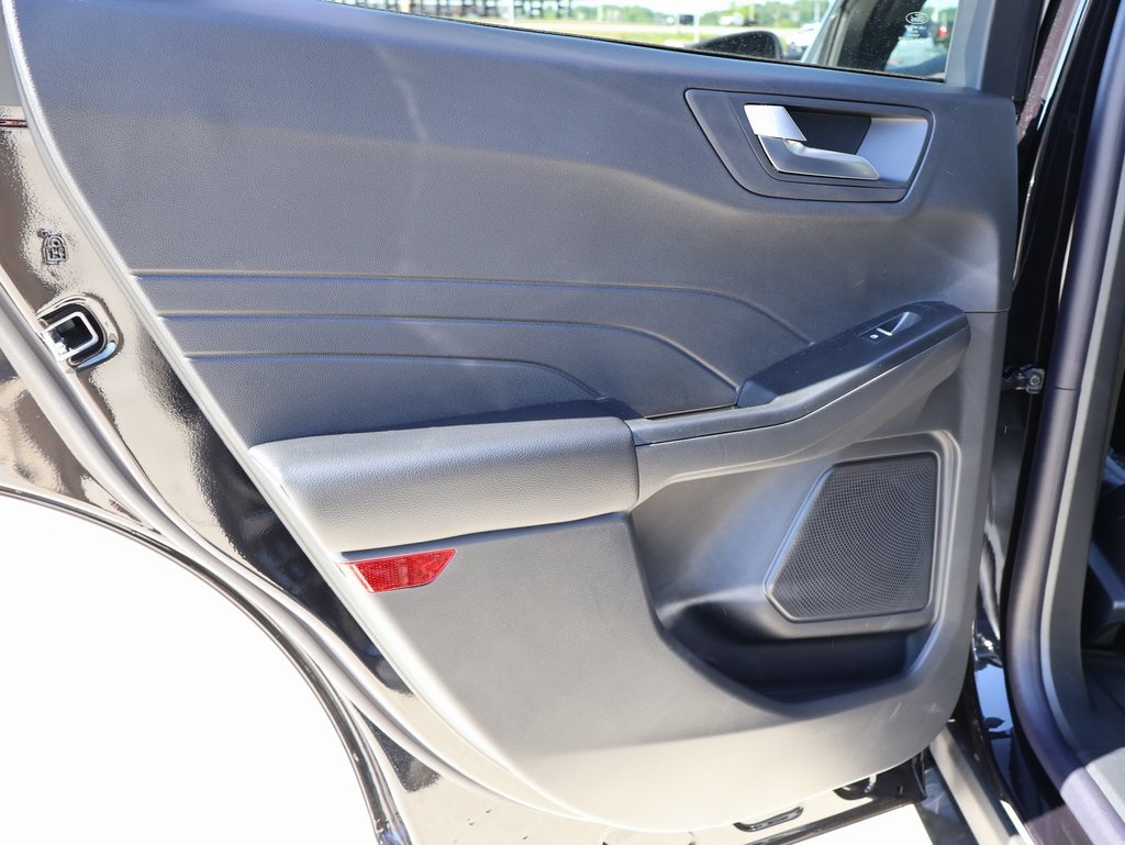 2025 Ford Escape ST-Line Elite photo 16