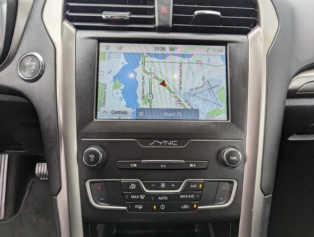 2020 Ford Fusion SE photo 20