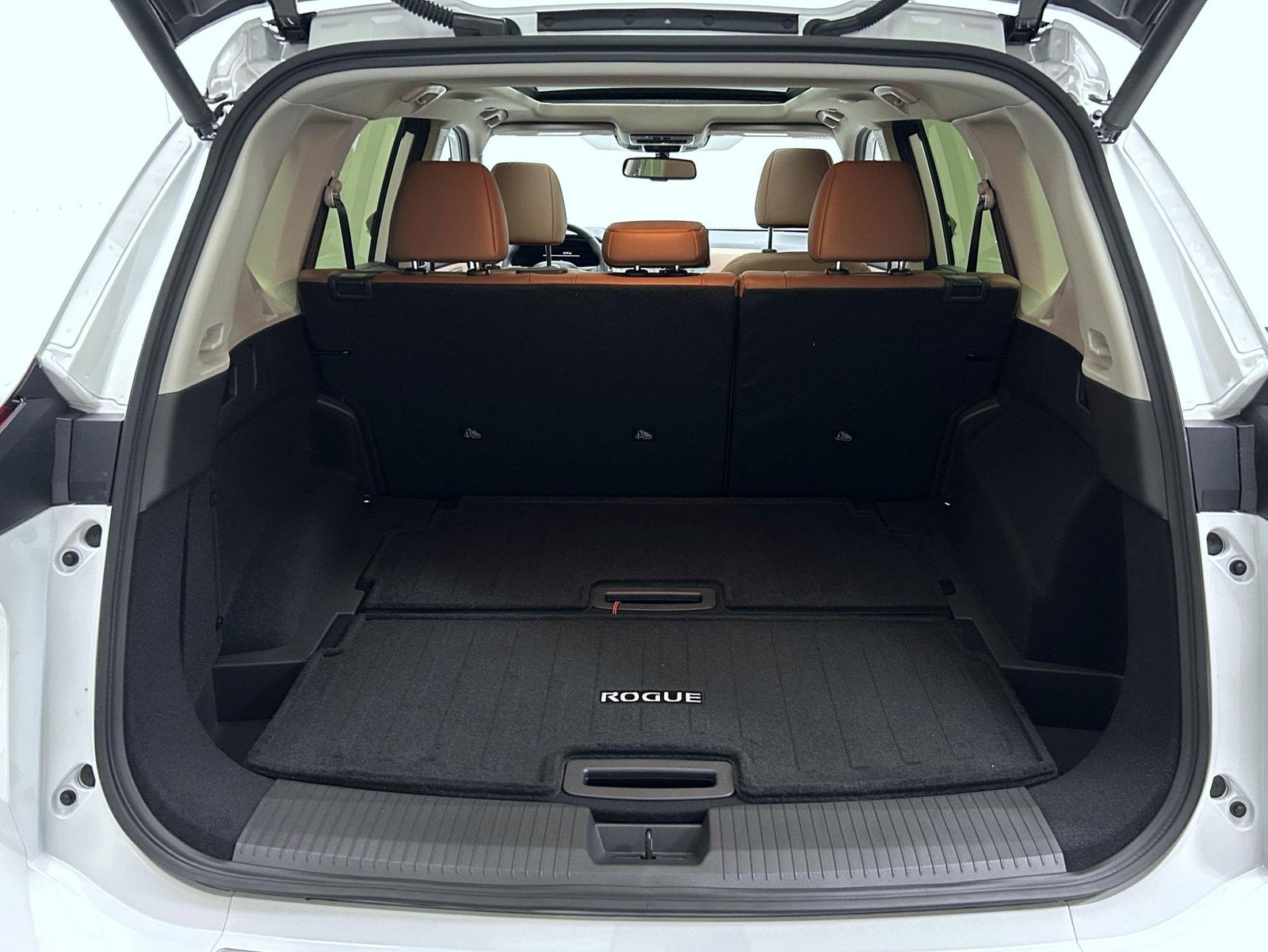 2026 Nissan Rogue Platinum photo 9