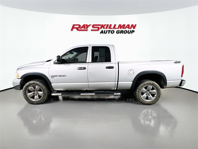 2005 Dodge Ram SLT photo 4