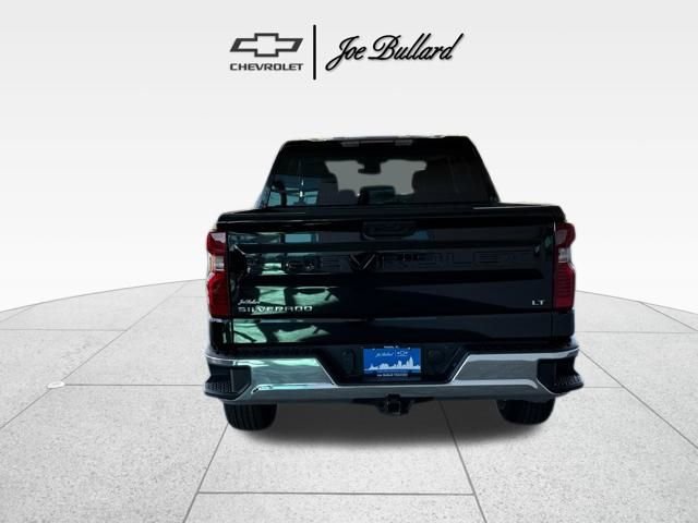 2022 Chevrolet Silverado 1500 LT photo 4