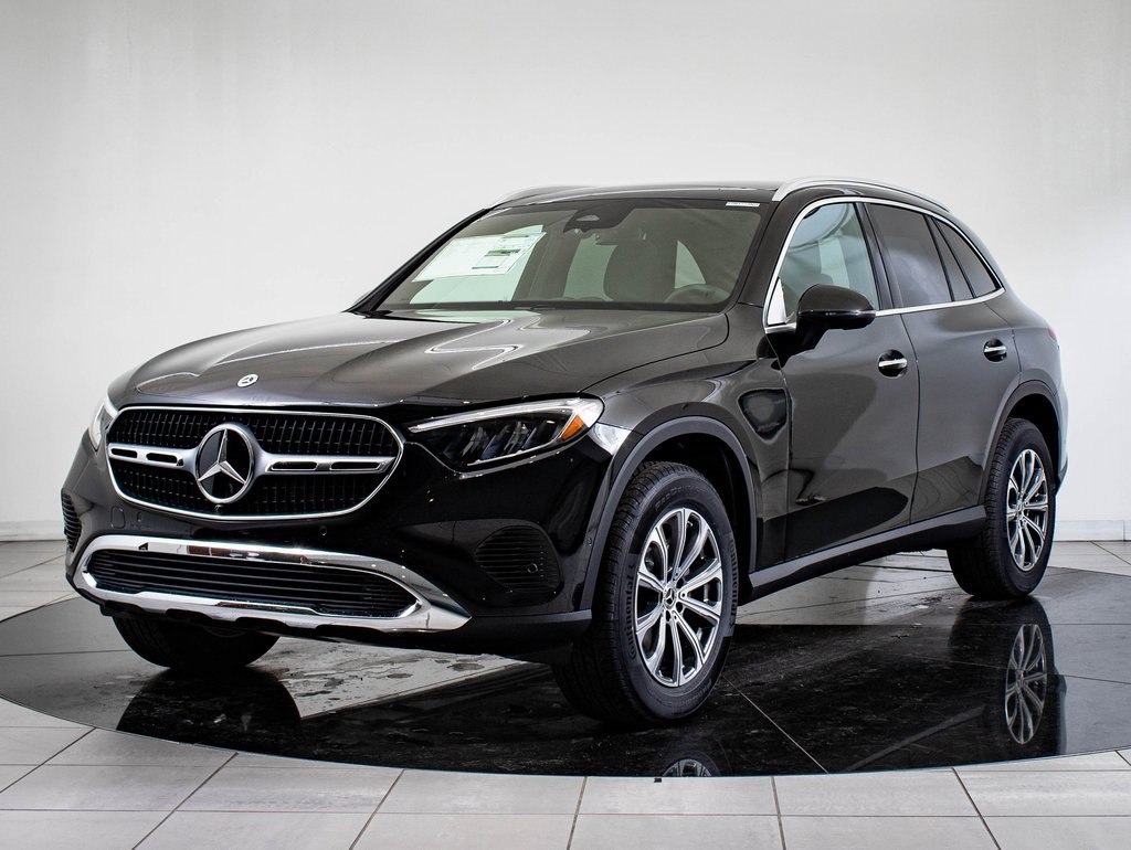 2026 Mercedes-Benz GLC Base's photo