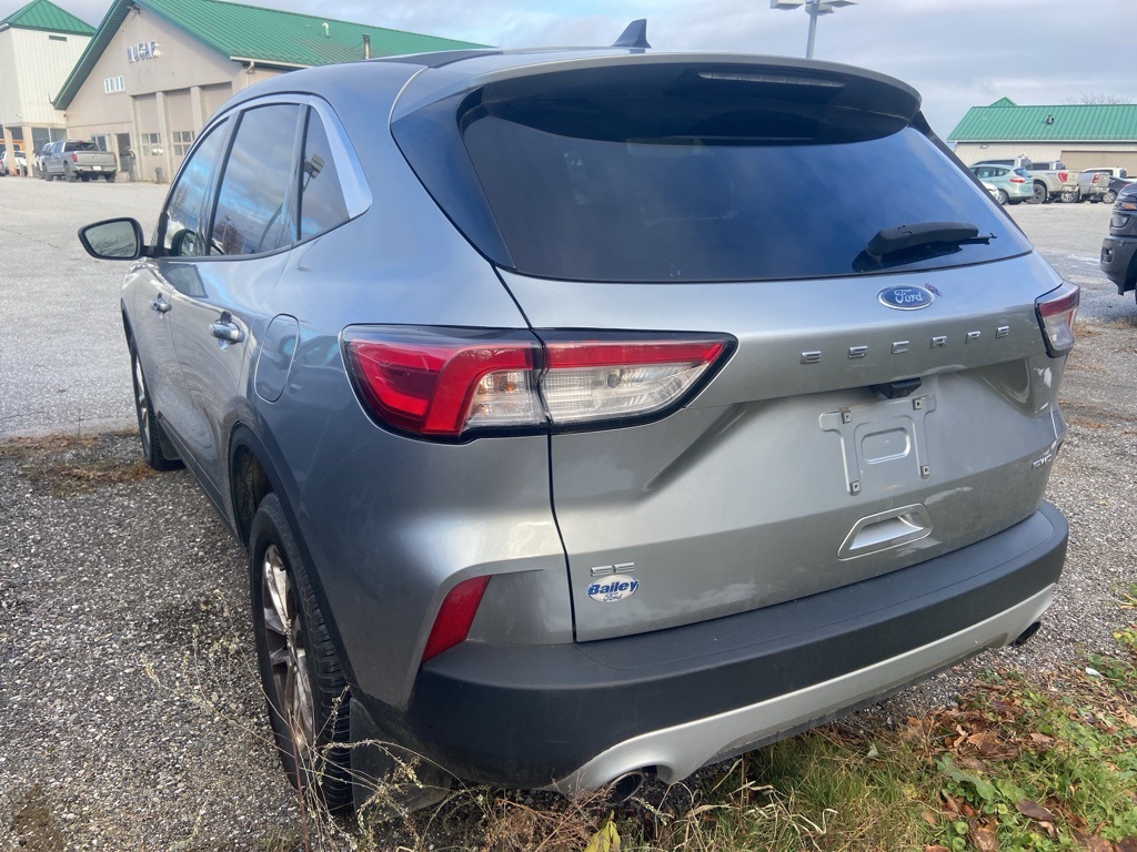 2022 Ford Escape SE photo 2