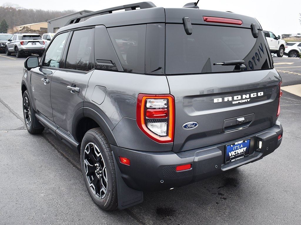 2025 Ford Bronco Sport Outer Banks photo 3