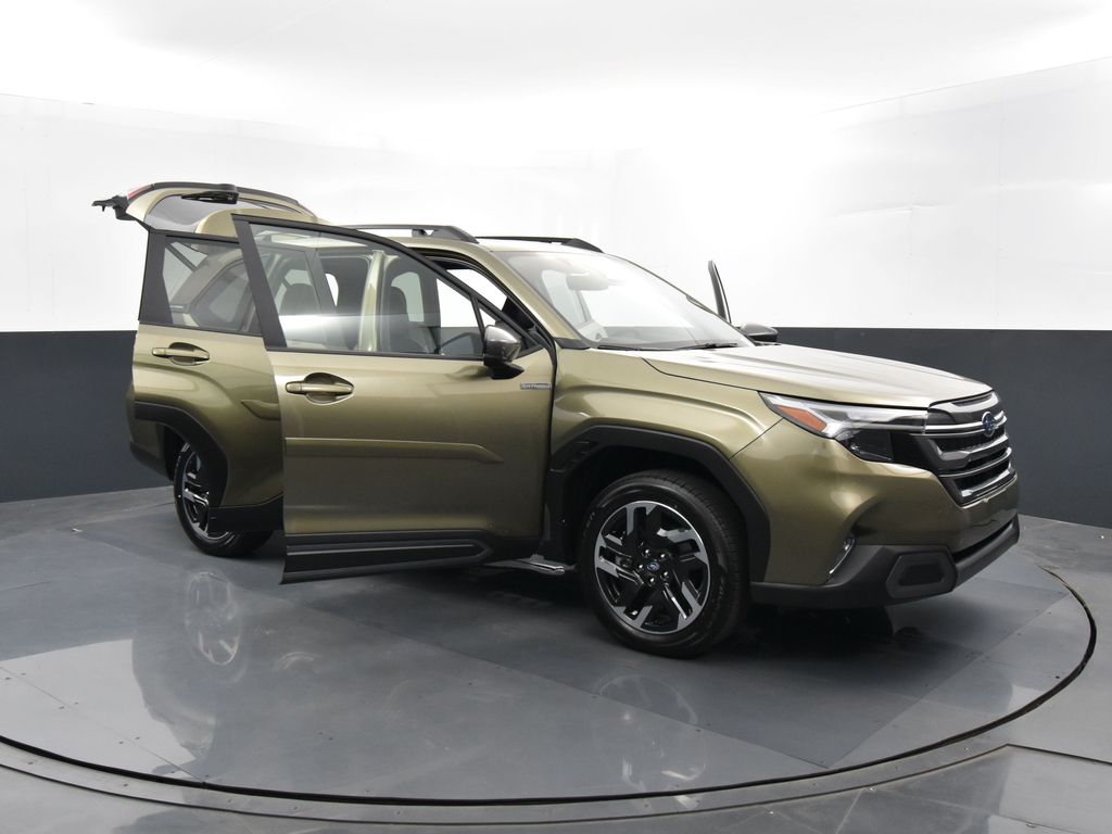 2025 Subaru Forester Limited photo 32