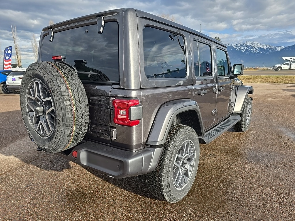 2025 Jeep Wrangler Sahara photo 7