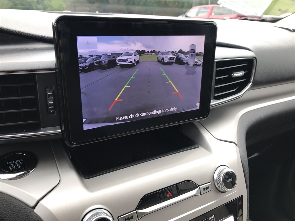 2024 Ford Explorer XLT photo 17