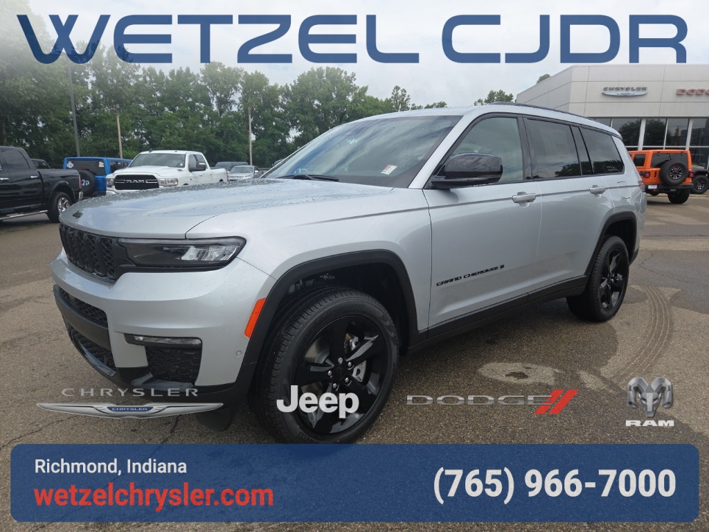 2025 Jeep Grand Cherokee Limited photo 3