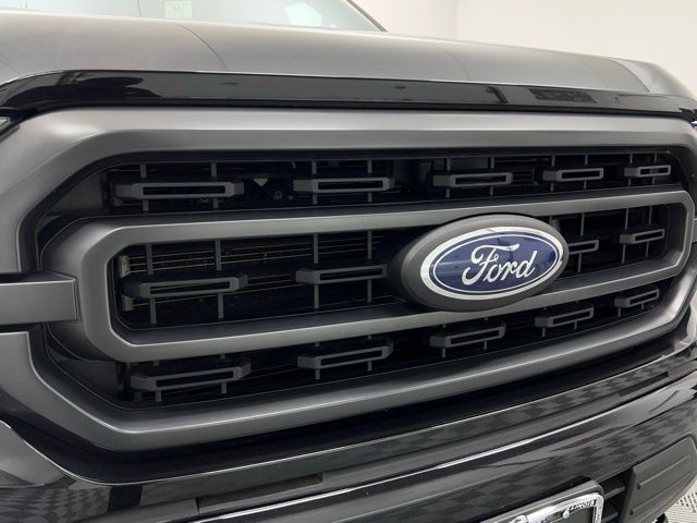 2023 Ford F-150 XLT photo 3