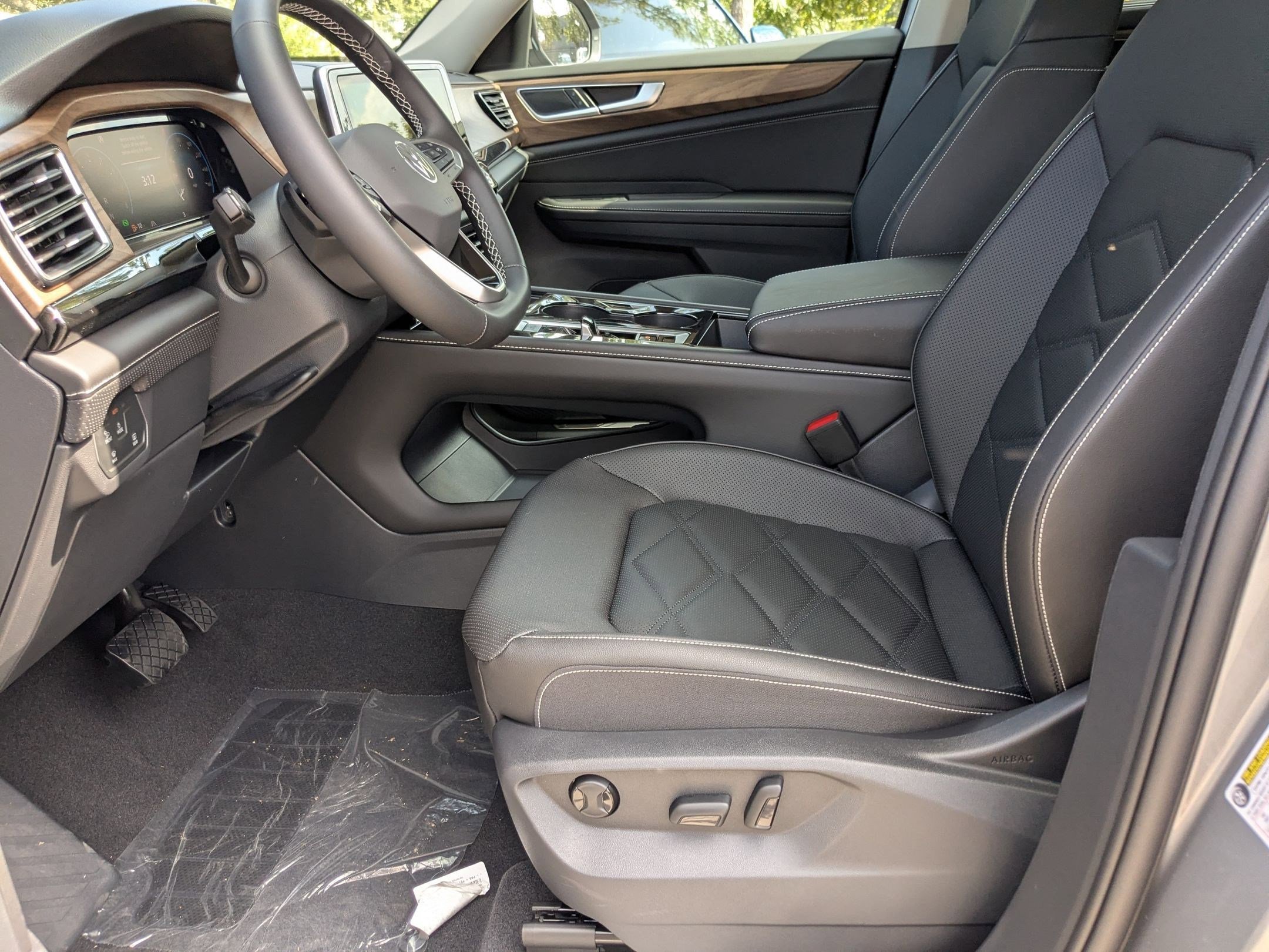 2026 Volkswagen Atlas SE Technology photo 4