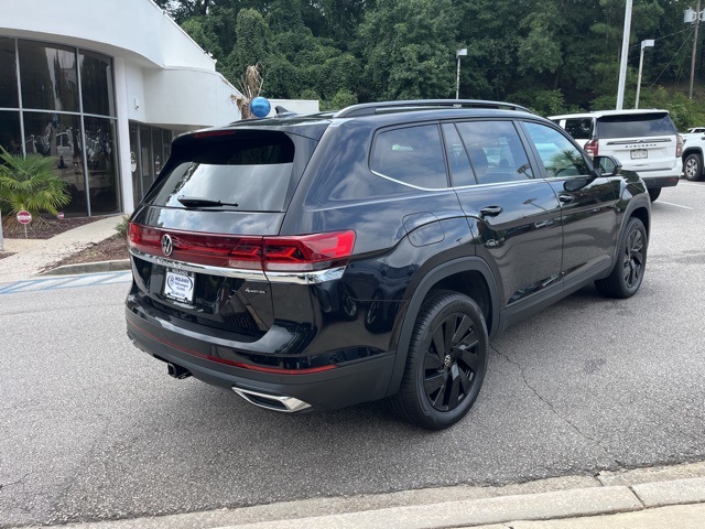2026 Volkswagen Atlas SE Technology photo 2