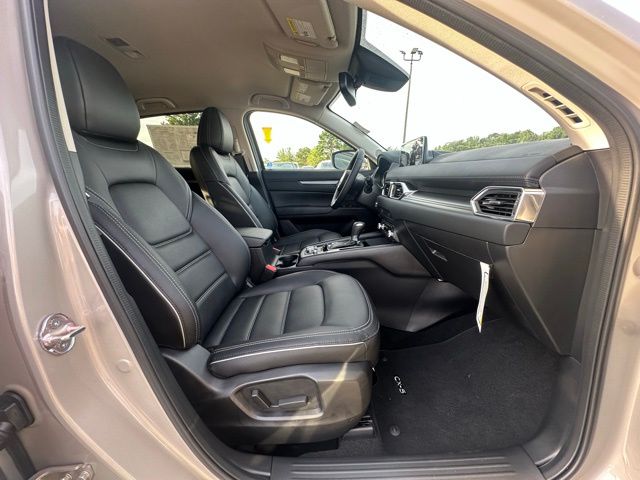 2025 Mazda CX-5 2.5 S Preferred photo 30