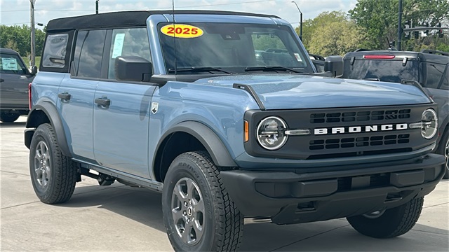 2025 Ford Bronco 4-Door Big Bend's photo