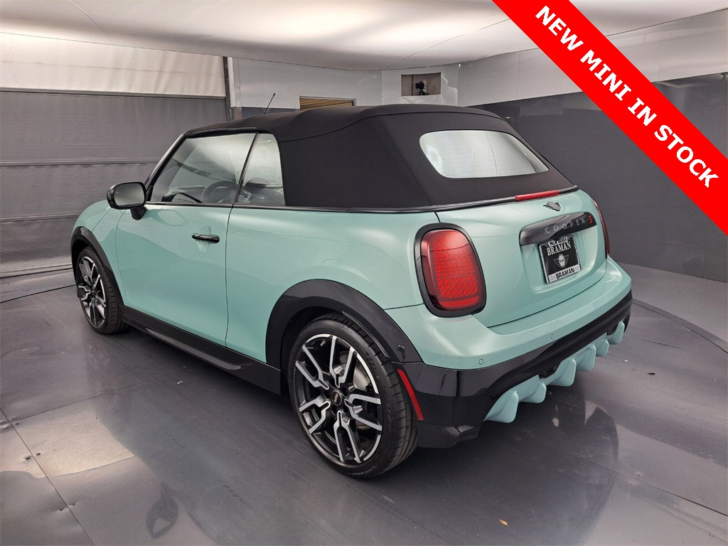 2026 Mini Cooper Convertible Iconic photo 5