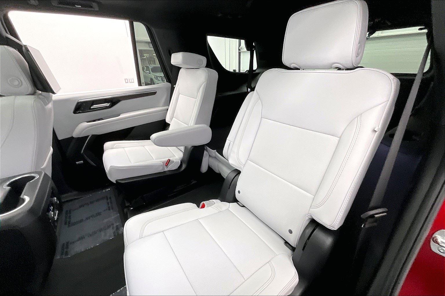 2025 Chevrolet Tahoe Premier photo 13