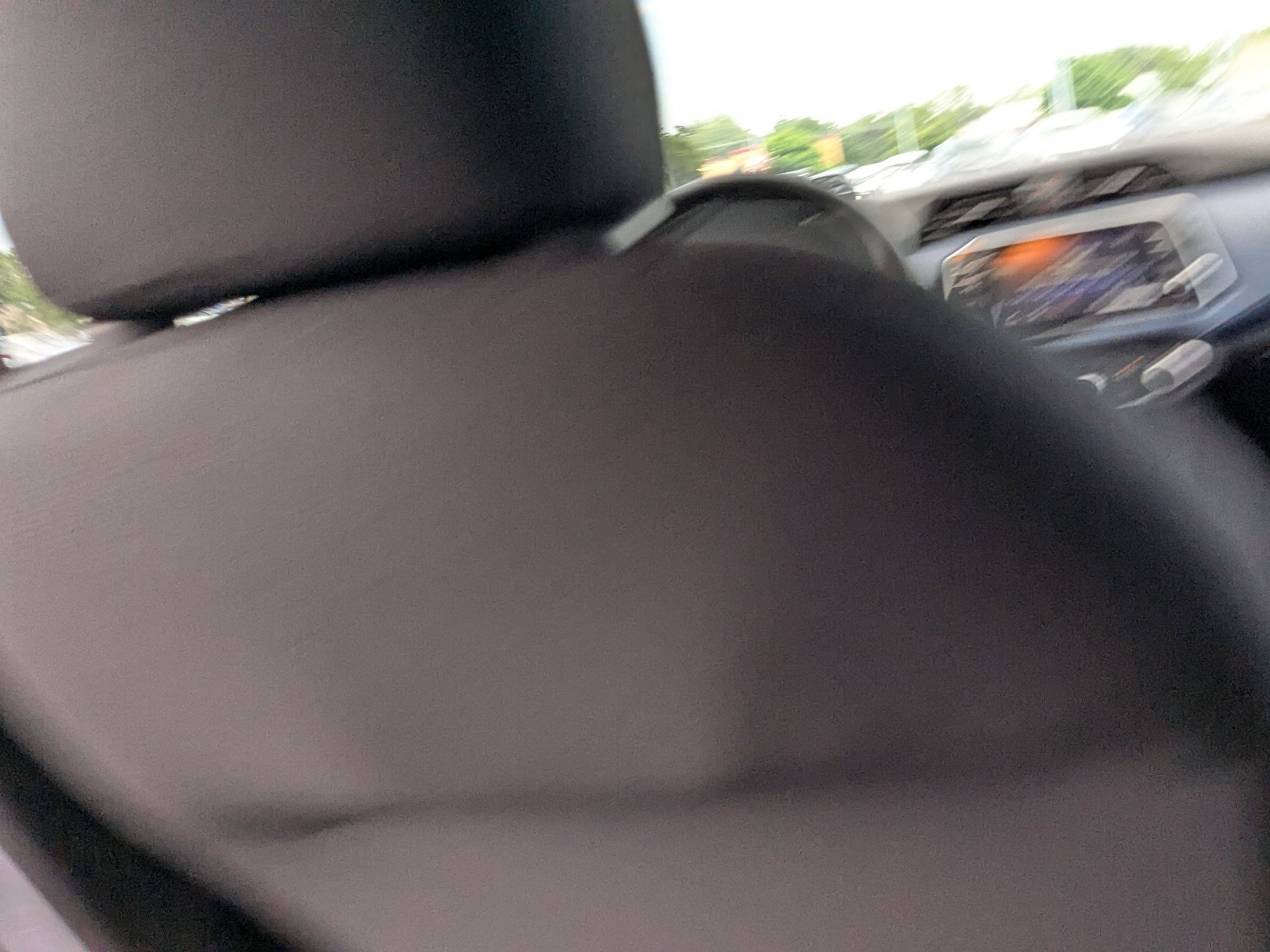 2025 Nissan Versa SV photo 17