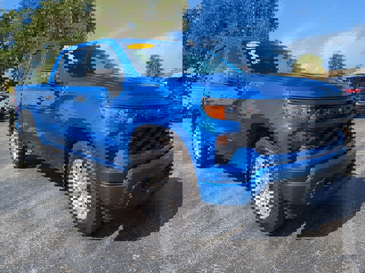 2023 Chevrolet Silverado 1500 Custom photo 2